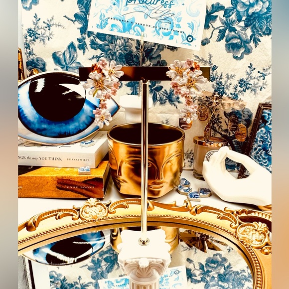 🆕 LES NEREIDES 🧿 NIB Verbena Flower and Round Stone Dangling Earrings - Picture 12 of 16